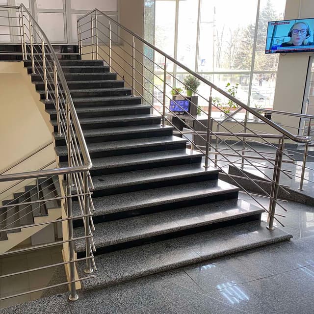 Поручні Торгівельний центр Житомир